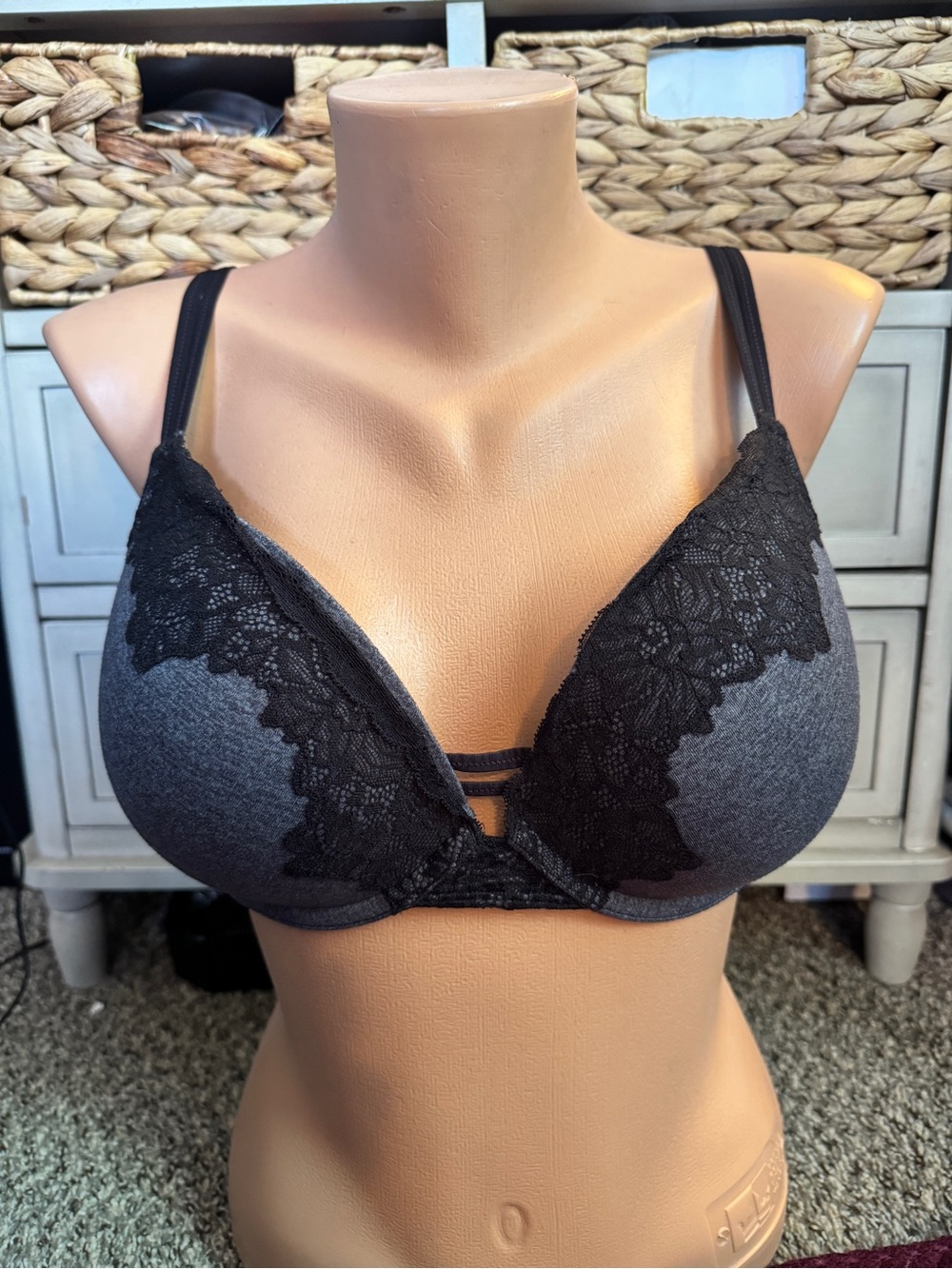 Torrid Curve 38D Black Lace Push-Up Plunge Bra Underwire